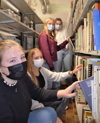 Ein Teil der Bibliothek befindet sich in klimatisierten Kellerräumen der Geschäftsstelle. Foto: SCS, Oldenburgische Landschaft