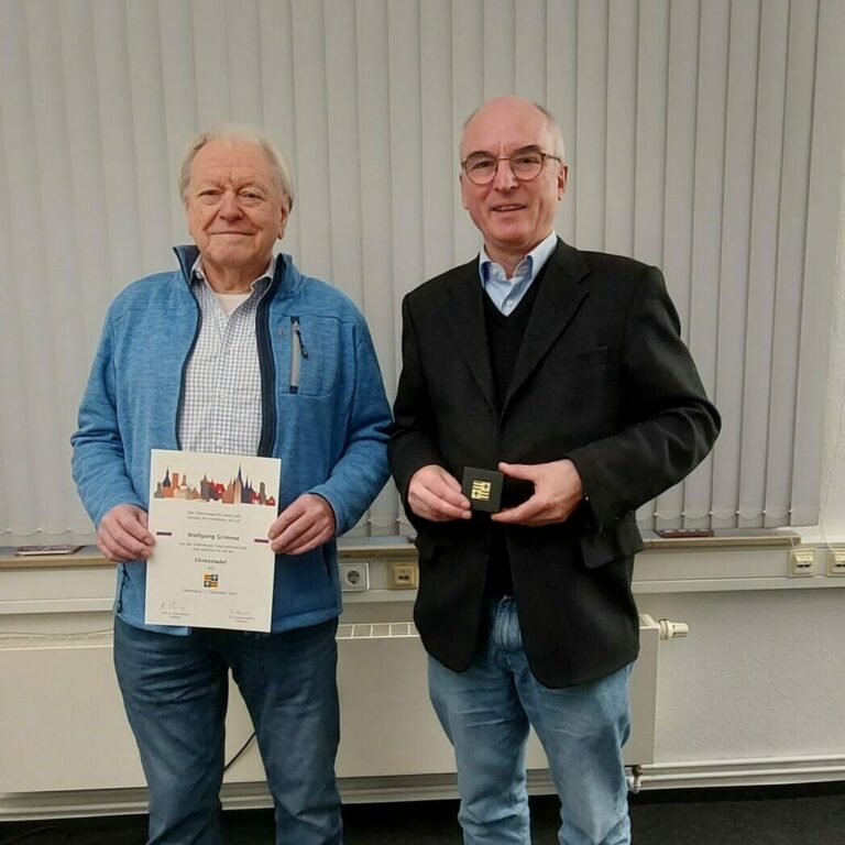Ehrennadel an Wolfgang Grimme verliehen